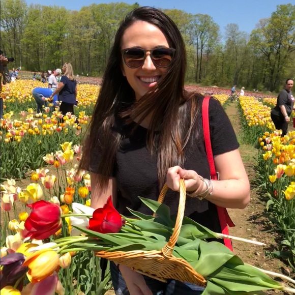 Meet Your Posher, Steph! - Picture 1 of 1